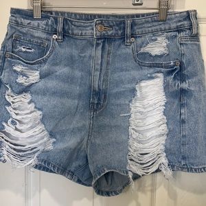 American Eagle Mom Short